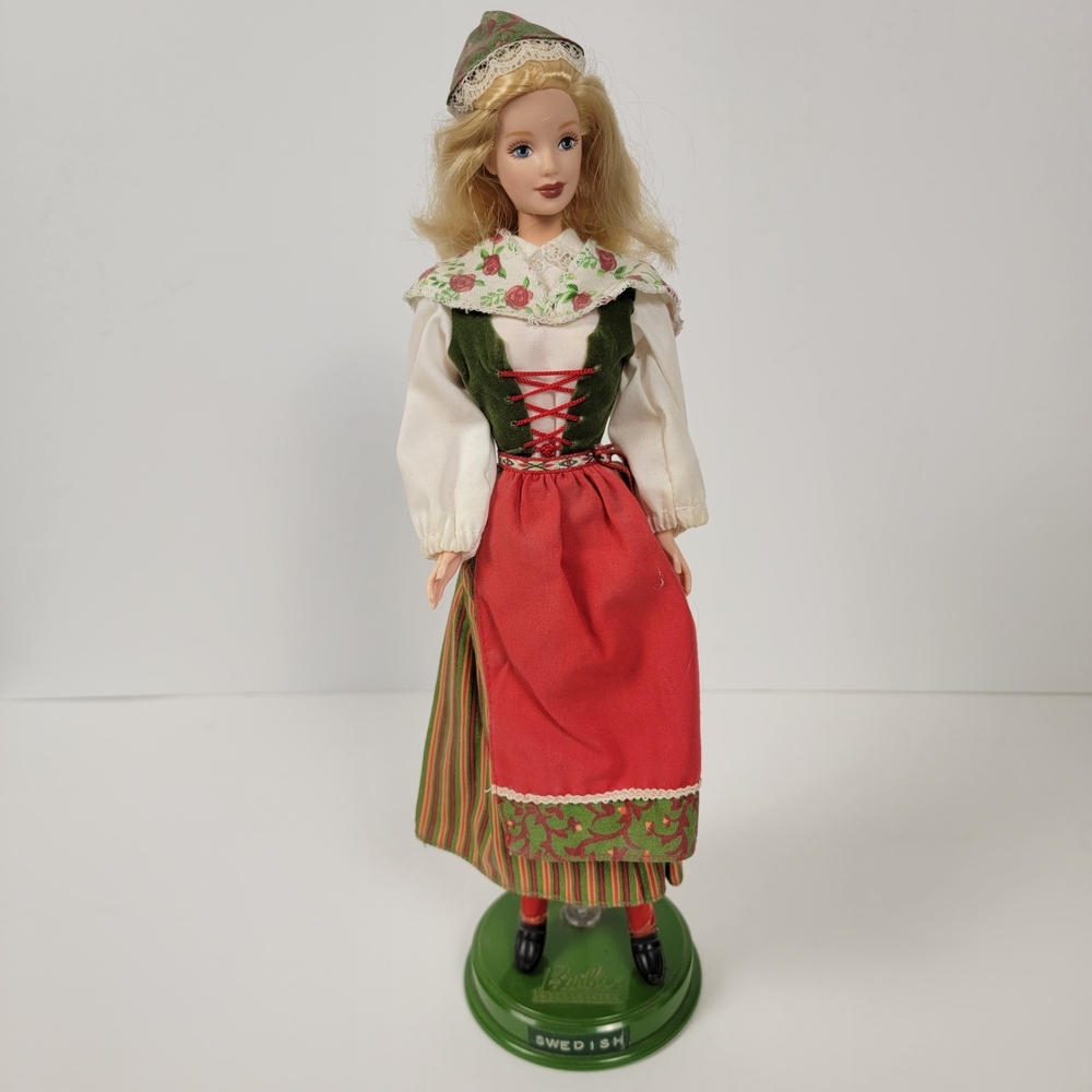 Swedish Barbie Doll Dolls of the World Collector Edition 1999 Mattel Vintage